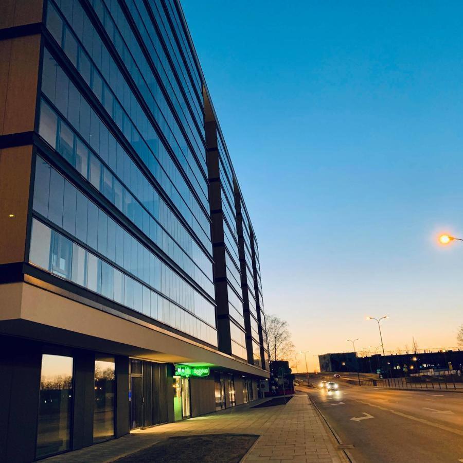 شقة Warsaw Inside Business Centre المظهر الخارجي الصورة